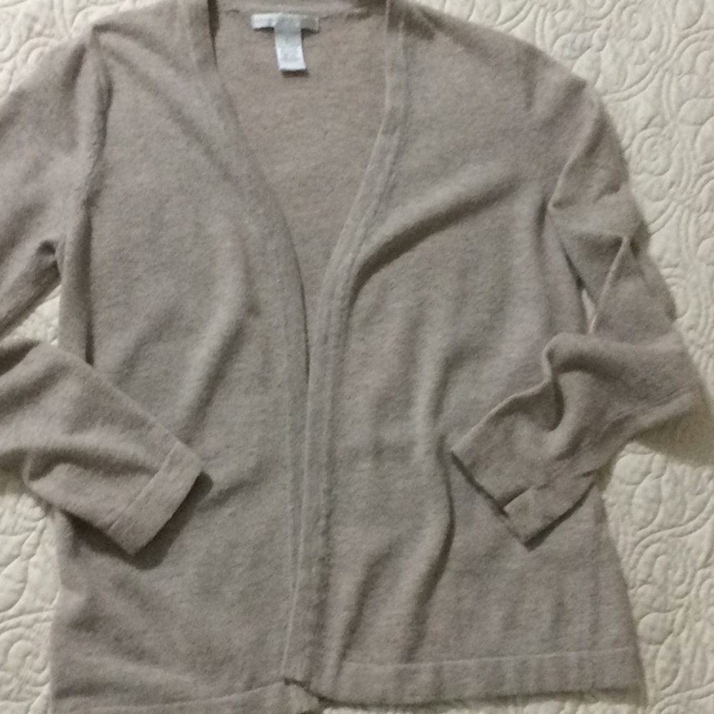 Sarah spencer size large cardigan-COLOR TAN